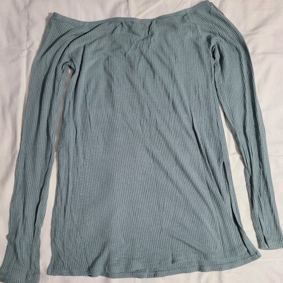 Aeropostale grey long sleeve shirt in a size medium - Picture 3 of 4